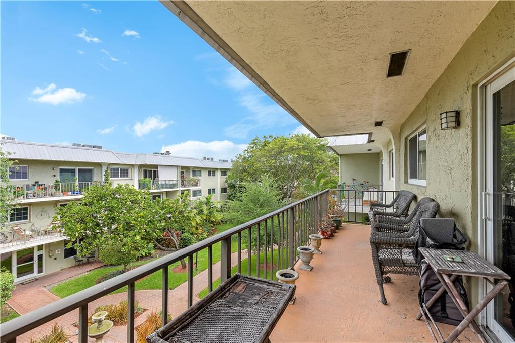 River Manor Condo - Residential