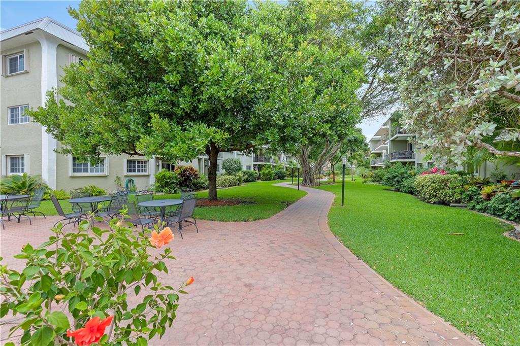 River Manor Condo - Residential