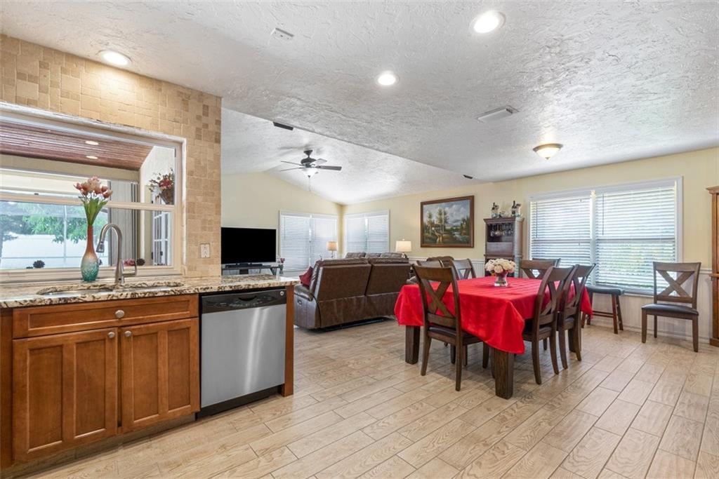 Barrington Woods Wellingt - Residential