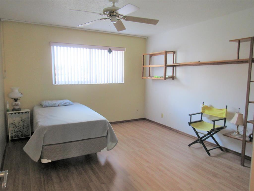 LAKESIDE VILLAGE - Residential