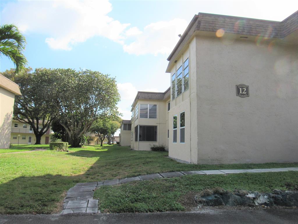 LAKESIDE VILLAGE - Residential