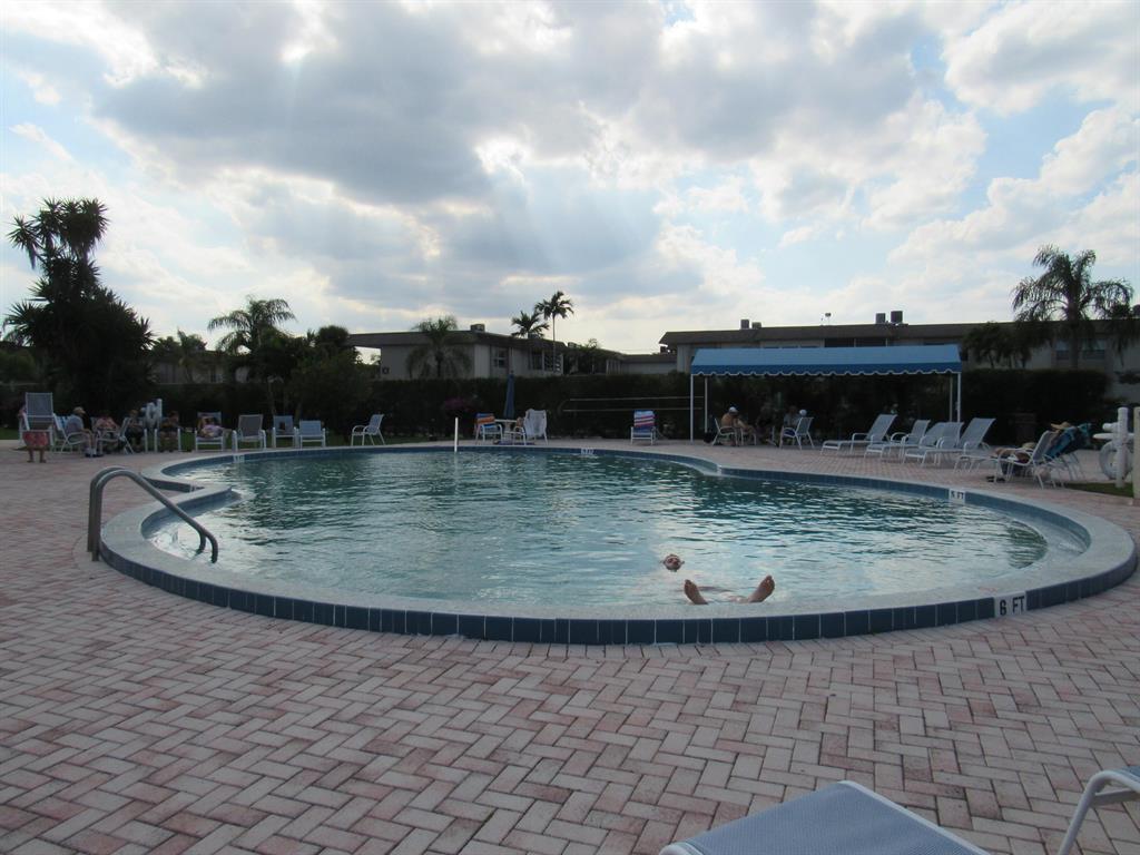 LAKESIDE VILLAGE - Residential