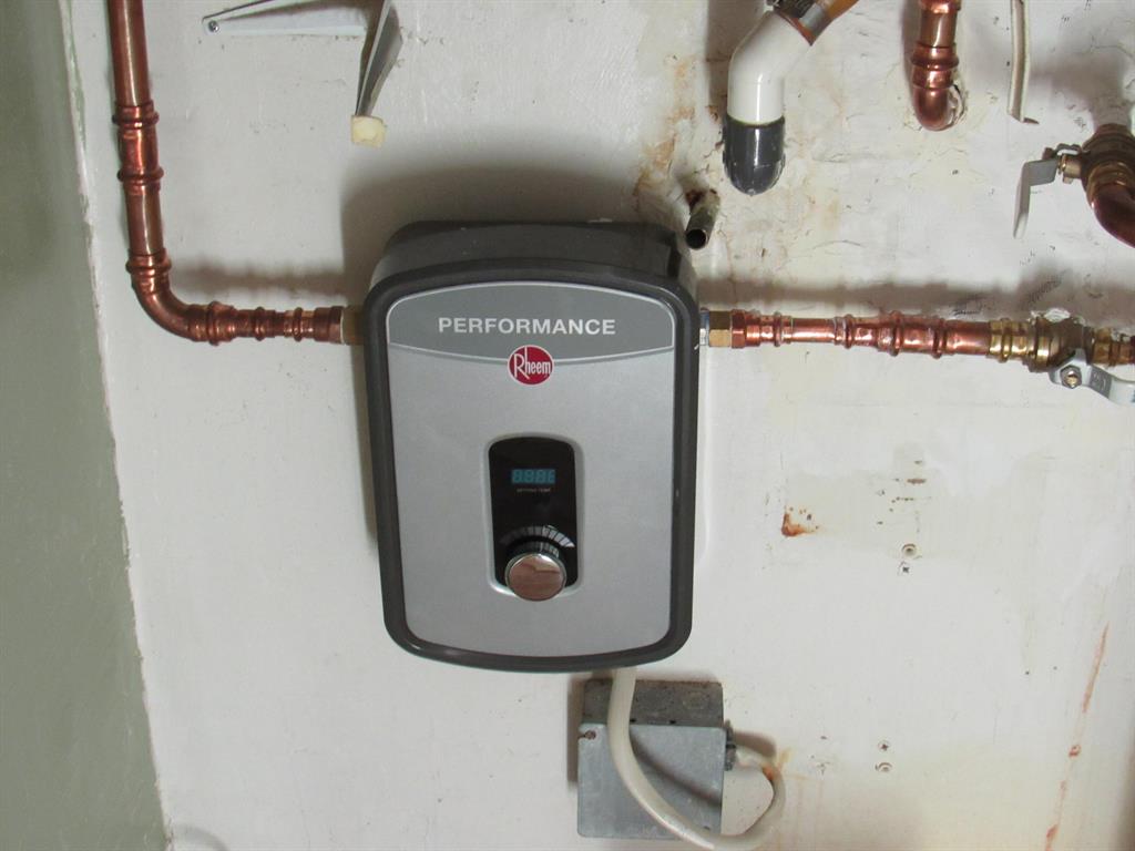 LAKESIDE VILLAGE - Residential