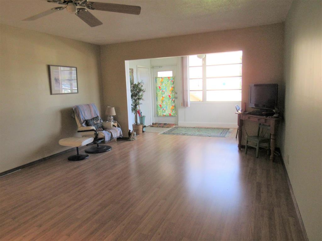 LAKESIDE VILLAGE - Residential