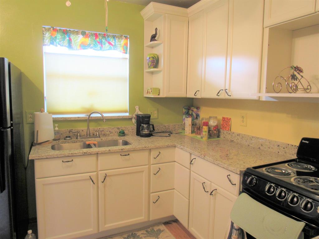 LAKESIDE VILLAGE - Residential