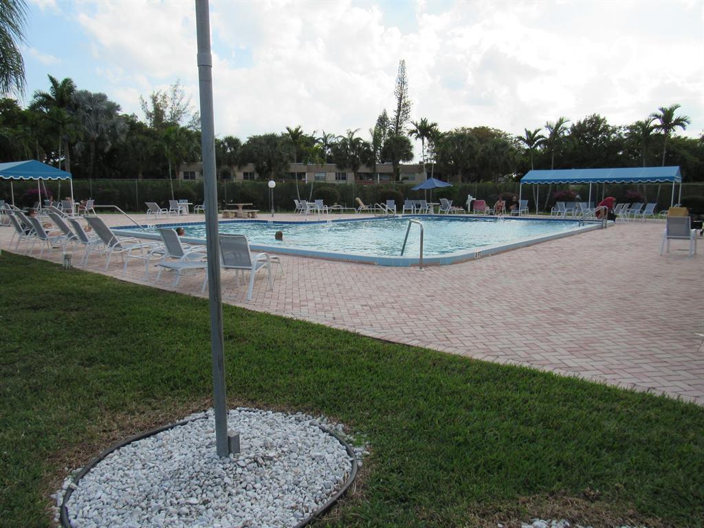 LAKESIDE VILLAGE - Residential