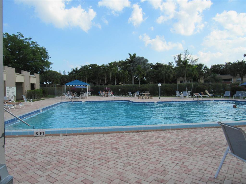 LAKESIDE VILLAGE - Residential