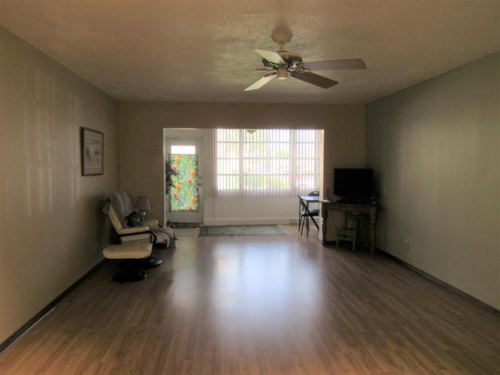 LAKESIDE VILLAGE - Residential