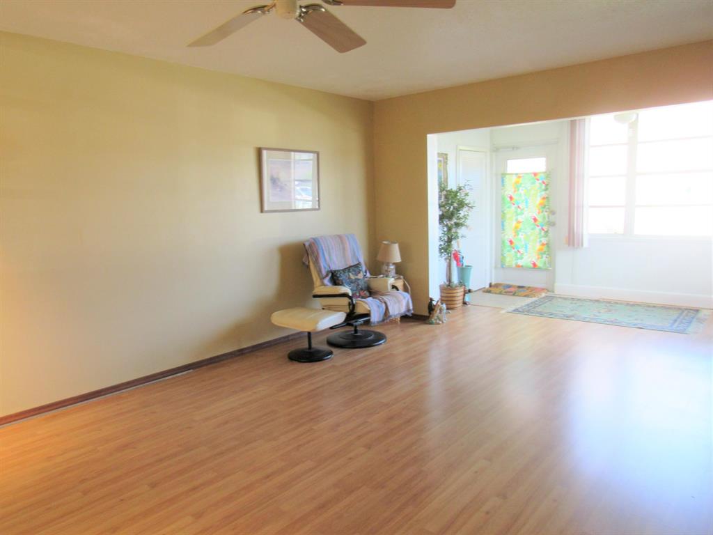 LAKESIDE VILLAGE - Residential