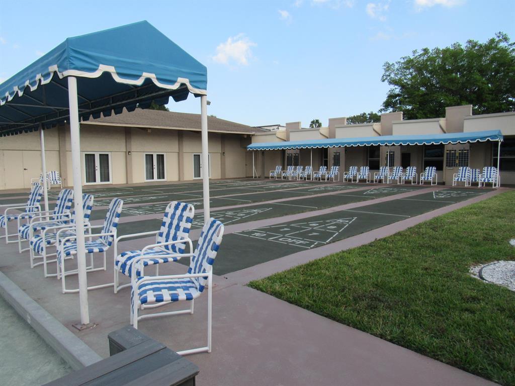 LAKESIDE VILLAGE - Residential