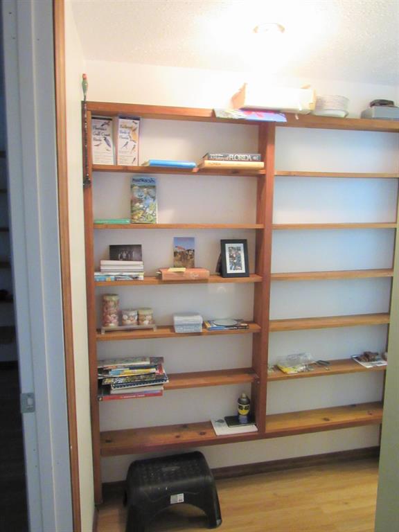 LAKESIDE VILLAGE - Residential