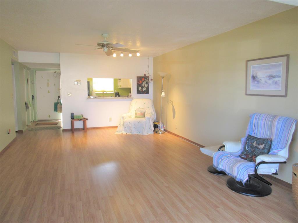 LAKESIDE VILLAGE - Residential