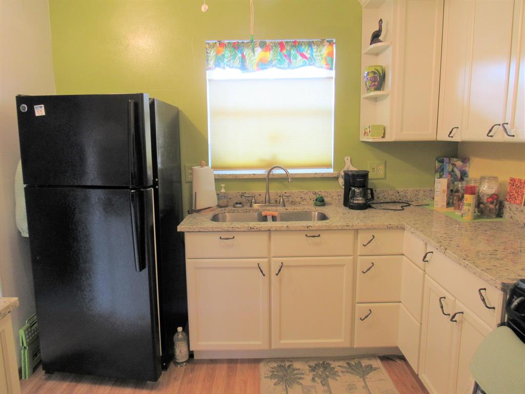 LAKESIDE VILLAGE - Residential