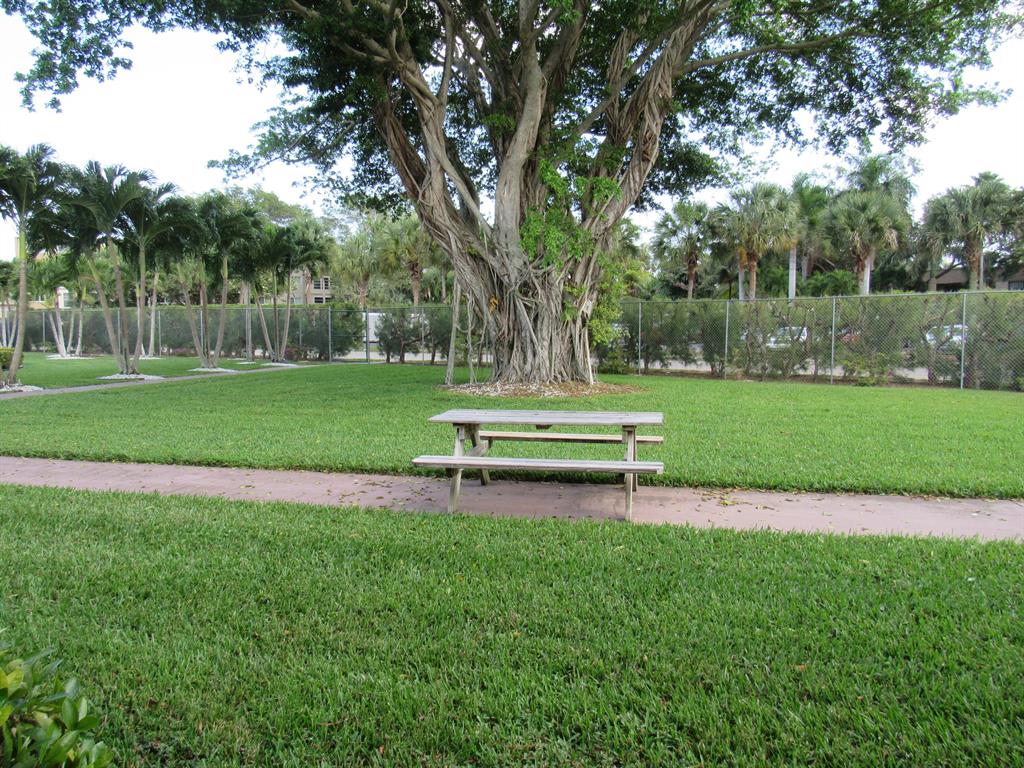 LAKESIDE VILLAGE - Residential