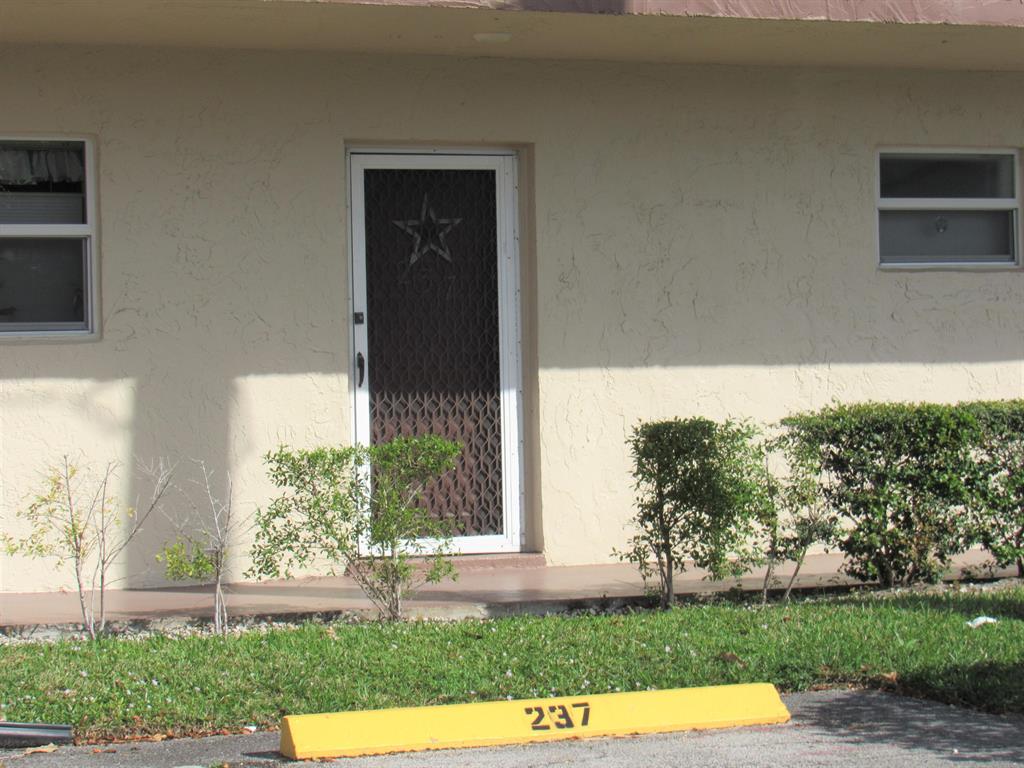 LAKESIDE VILLAGE - Residential