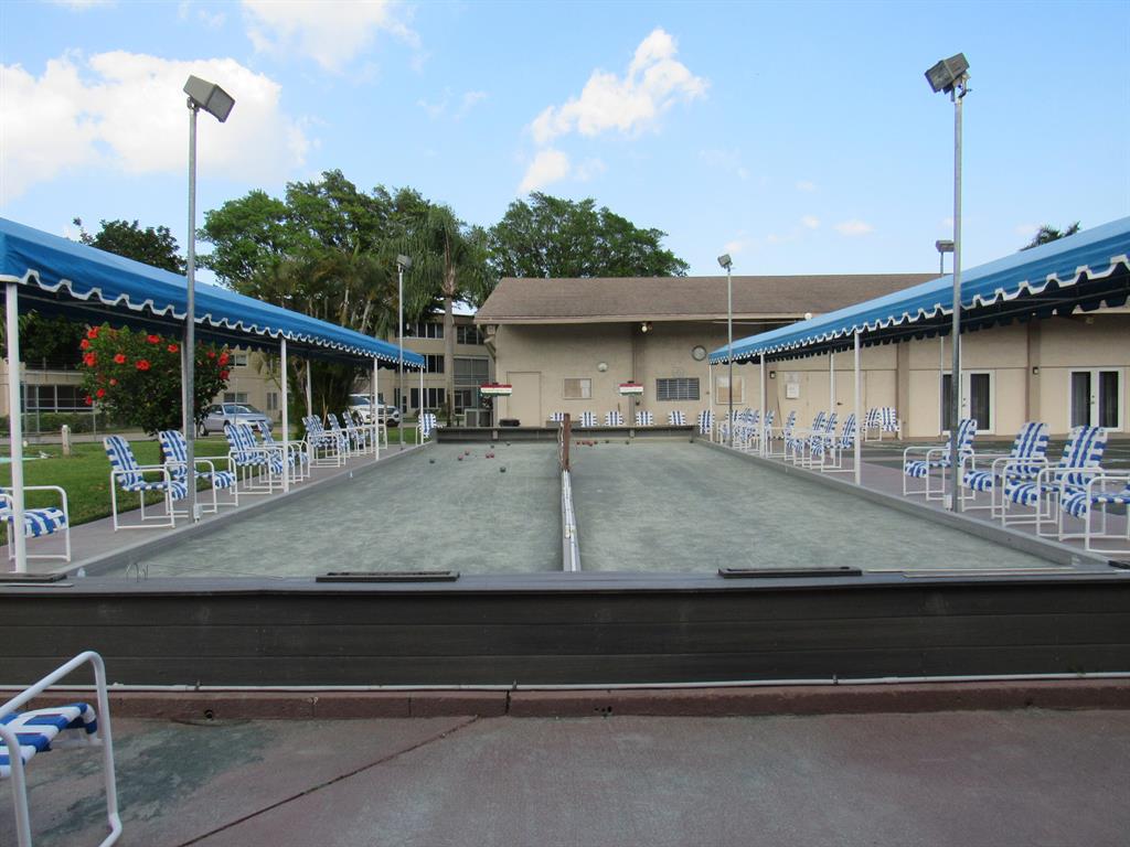 LAKESIDE VILLAGE - Residential