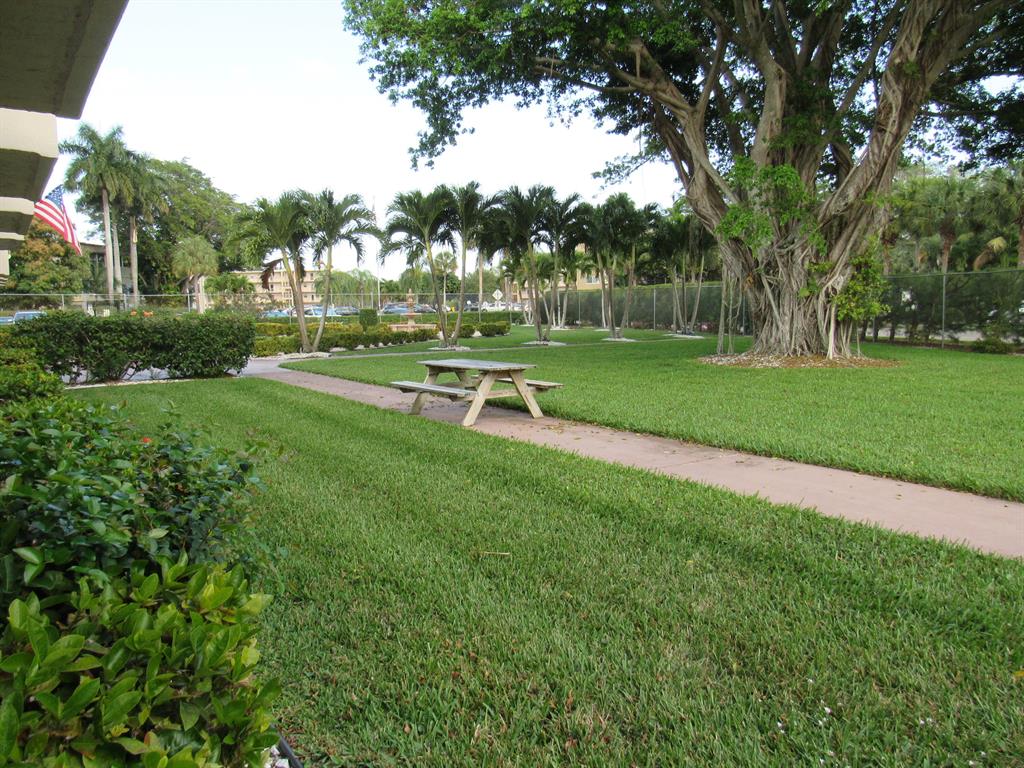 LAKESIDE VILLAGE - Residential