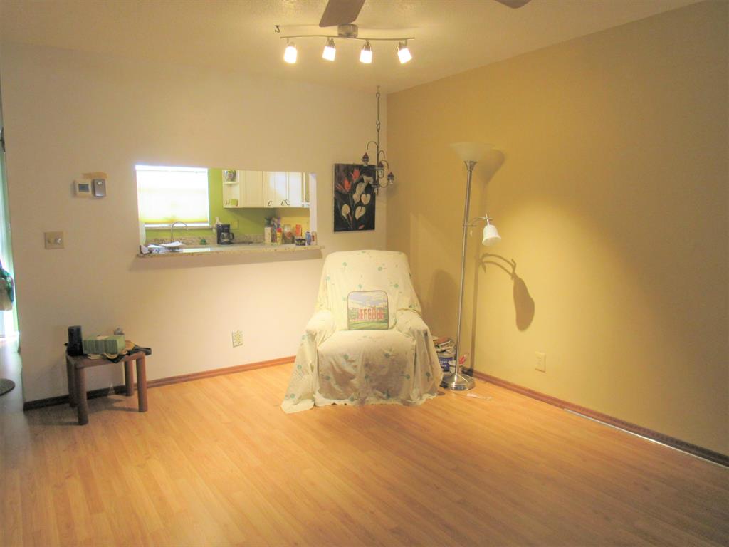 LAKESIDE VILLAGE - Residential