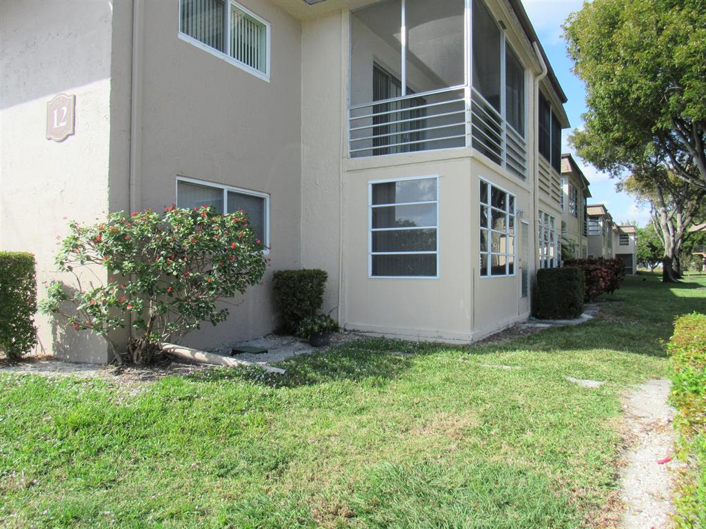 LAKESIDE VILLAGE - Residential