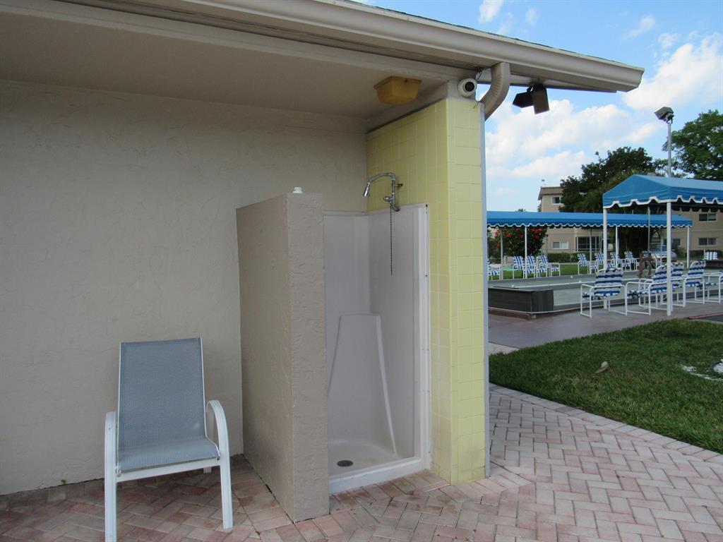 LAKESIDE VILLAGE - Residential