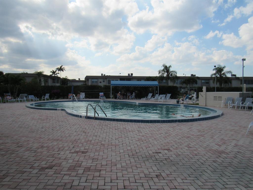 LAKESIDE VILLAGE - Residential