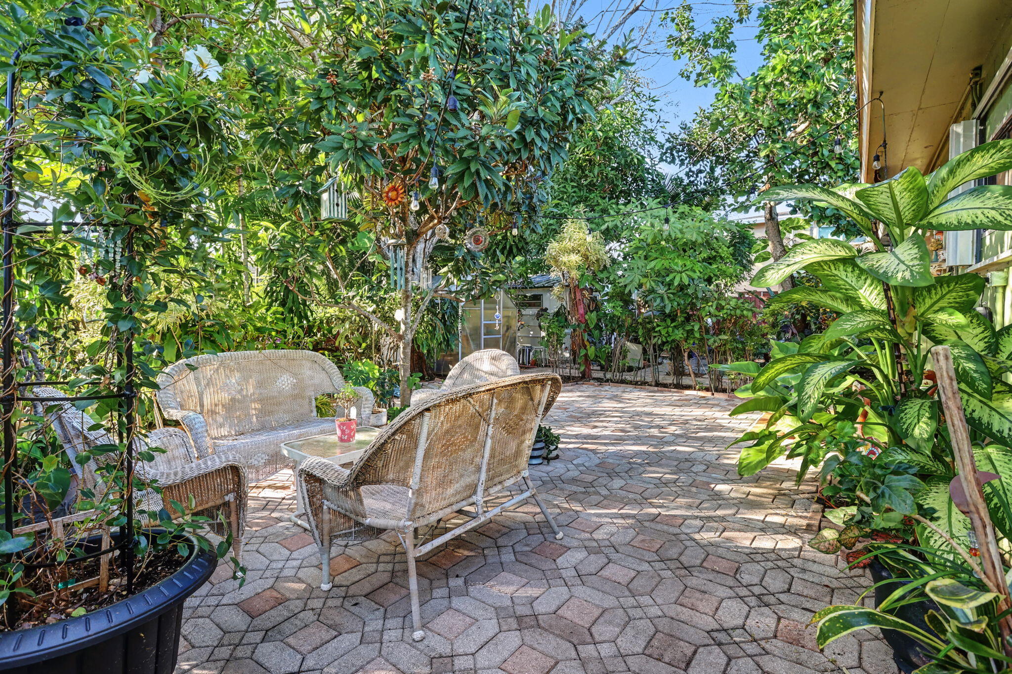 Miramar Tropical Homes - Residential