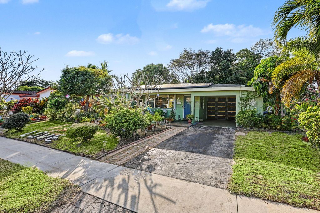 Photo of 2400 Desoto Drive, Miramar, FL 33023 (MLS # R11161647)