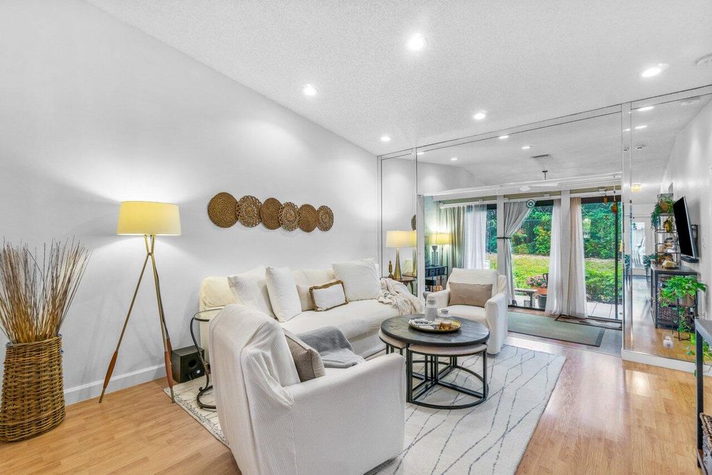 Photo of 18855 Candlewick Drive, Boca Raton, FL 33496 (MLS # R10957292)