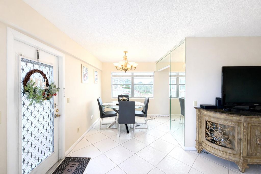 Photo of 33 Preston A, Boca Raton, FL 33434 (MLS # R11168772)