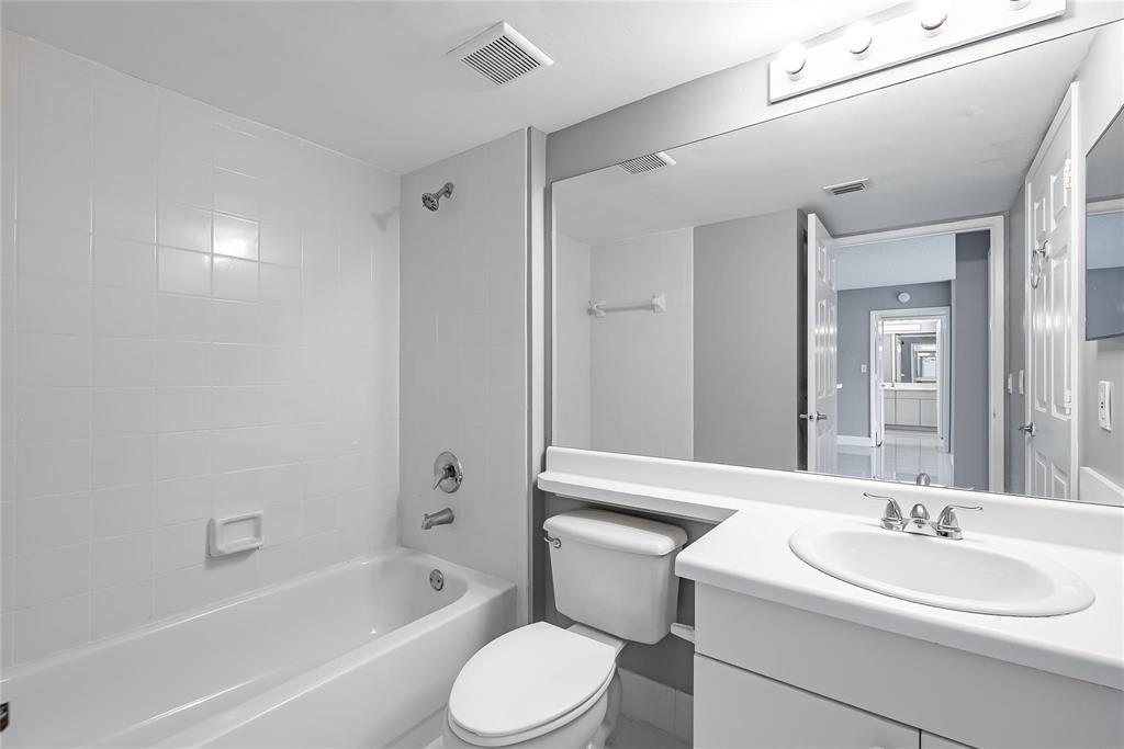 ROYAL GRAND CONDO - Residential