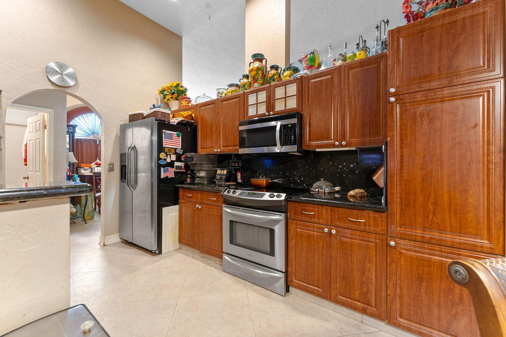 5341 NW 44th Ave
