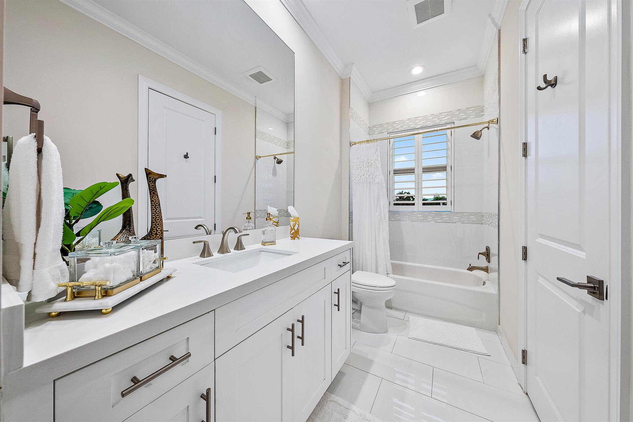 Pirates Cove - Residential Lease