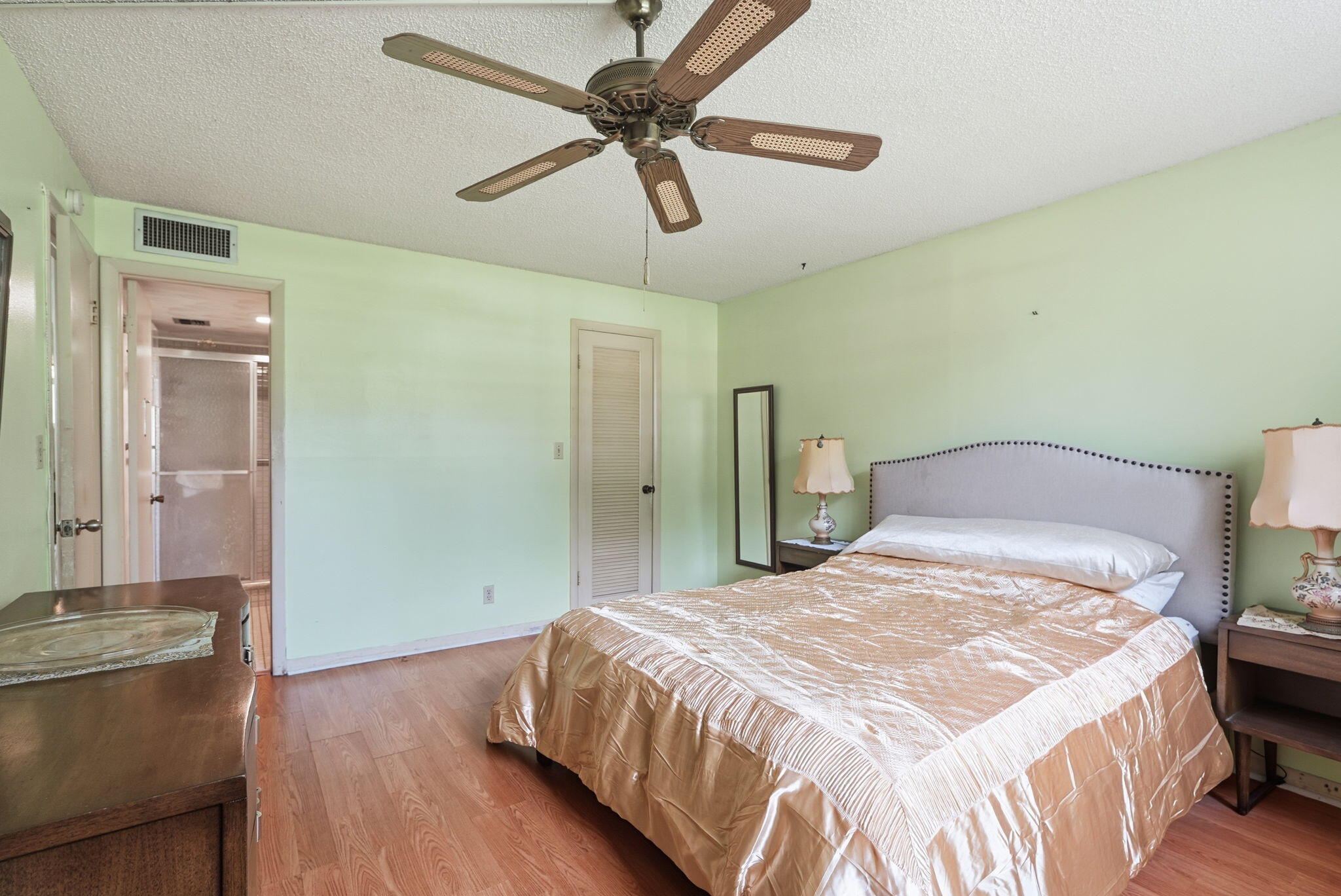 CYPRESS CHASE CONDO NO 5 - Residential