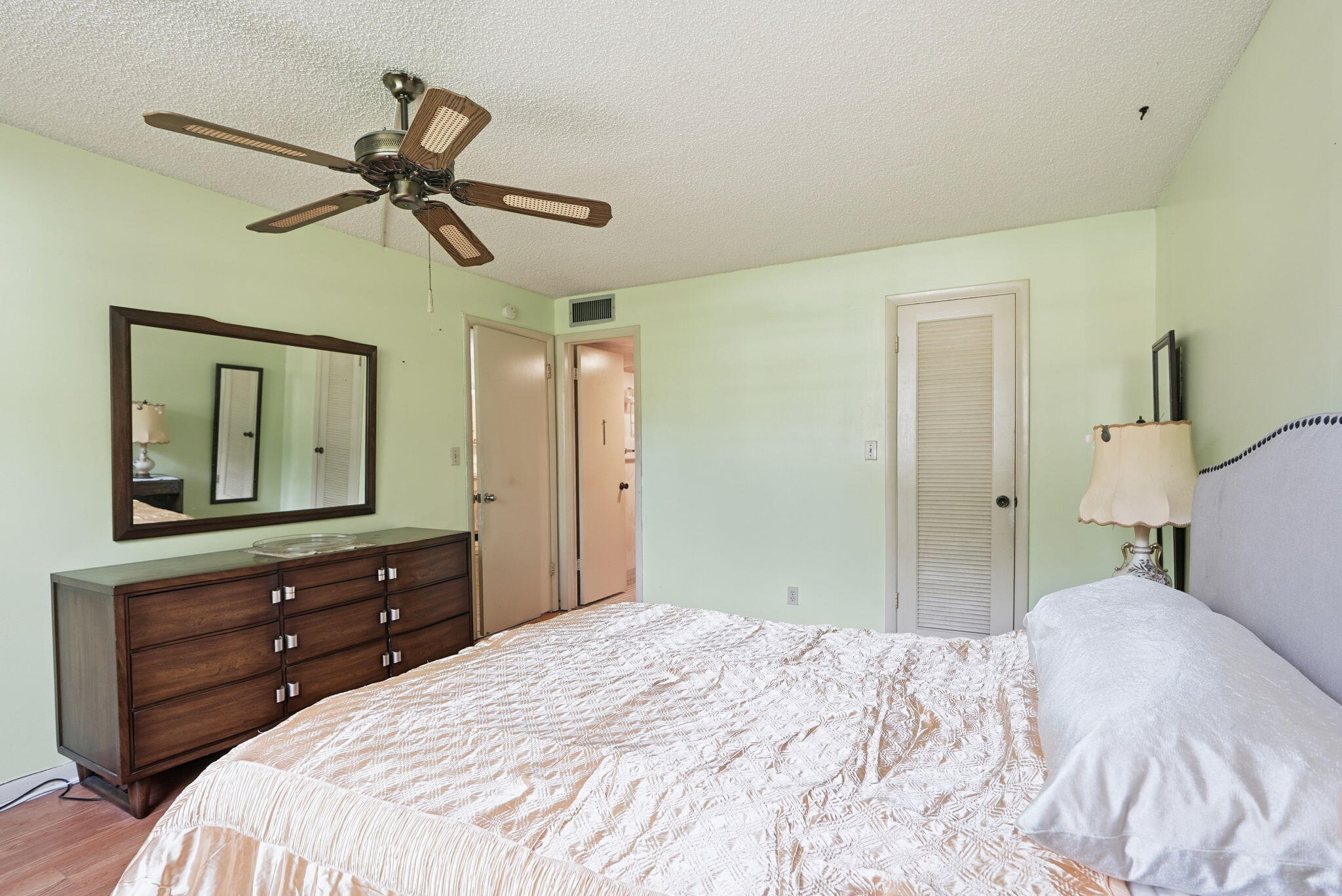 CYPRESS CHASE CONDO NO 5 - Residential