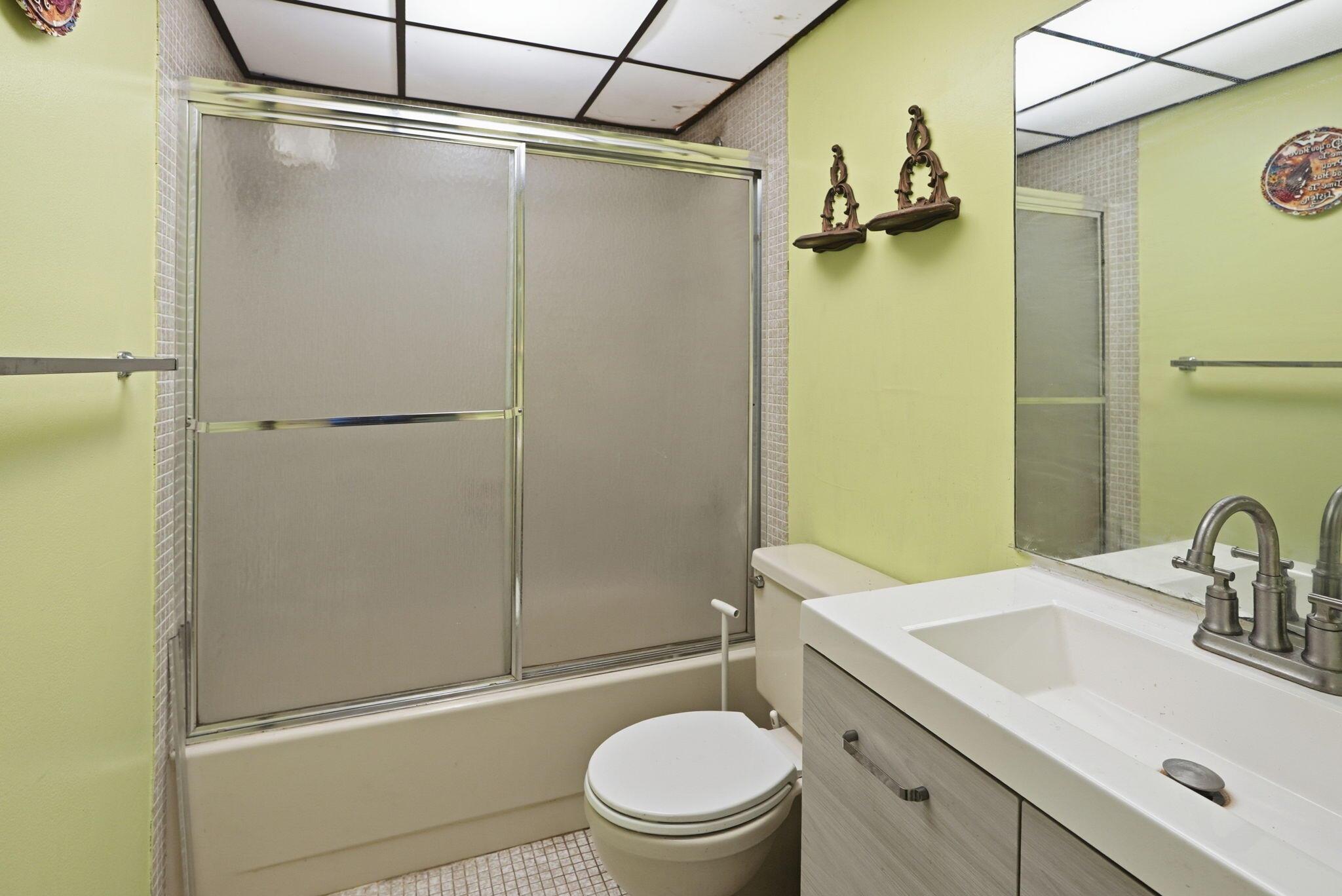 CYPRESS CHASE CONDO NO 5 - Residential