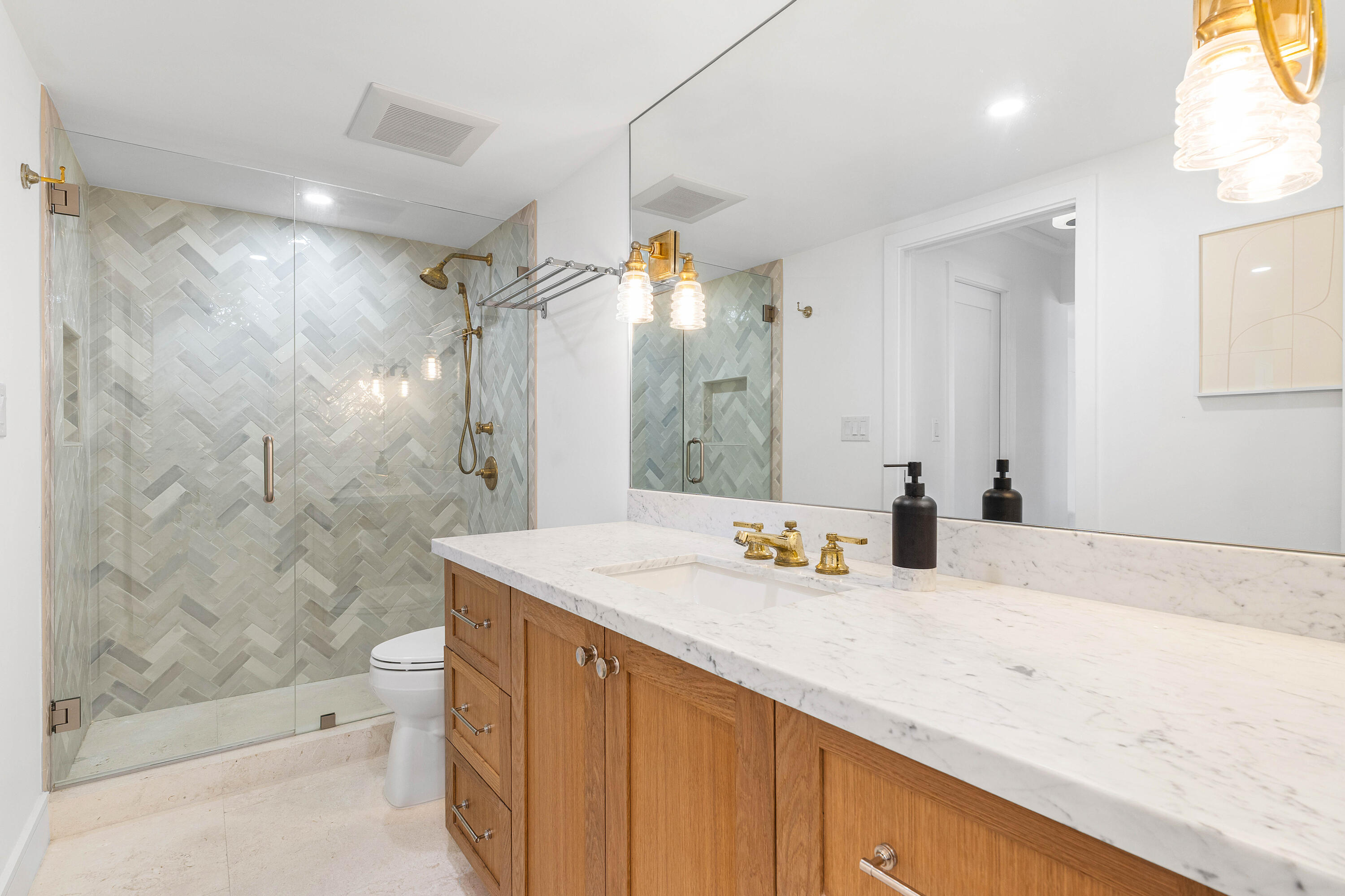 AMBASSADORS V SOUTH CONDO - Residential