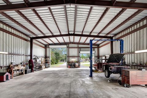 A home in Loxahatchee