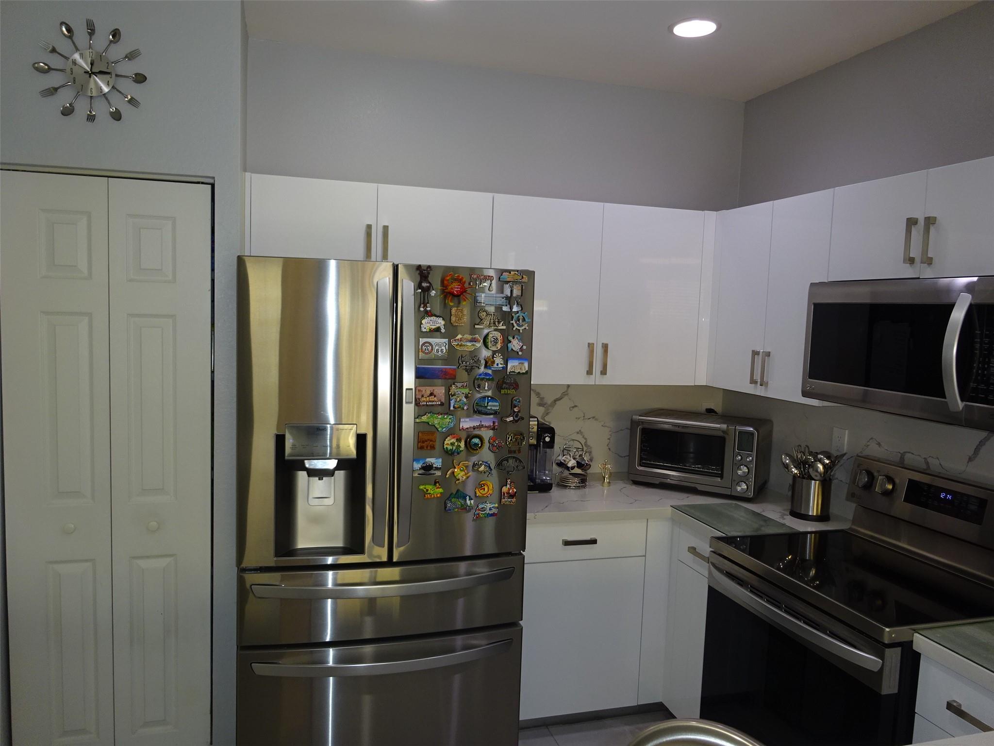 Isle At Bayshore - Residential