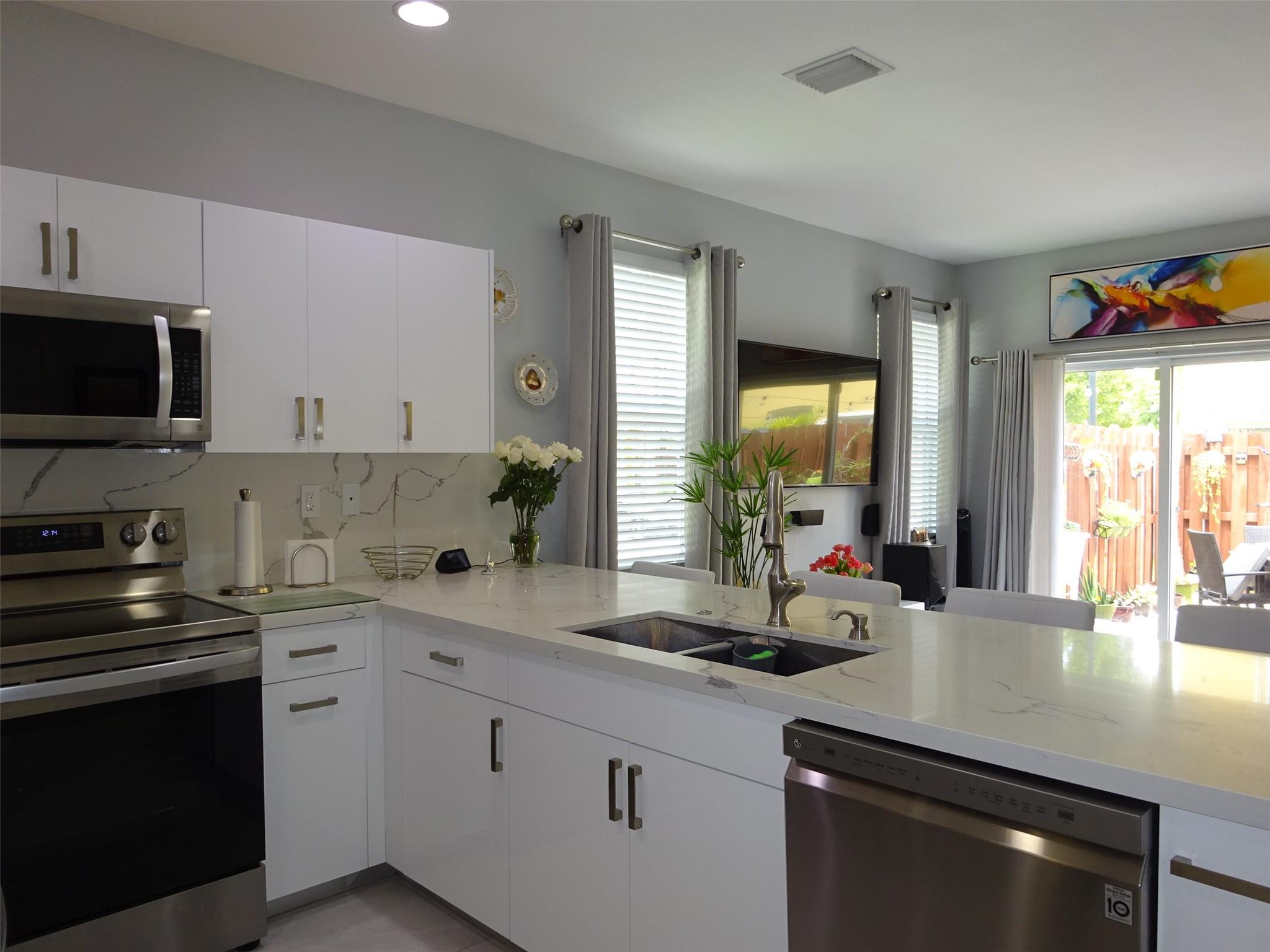 Isle At Bayshore - Residential