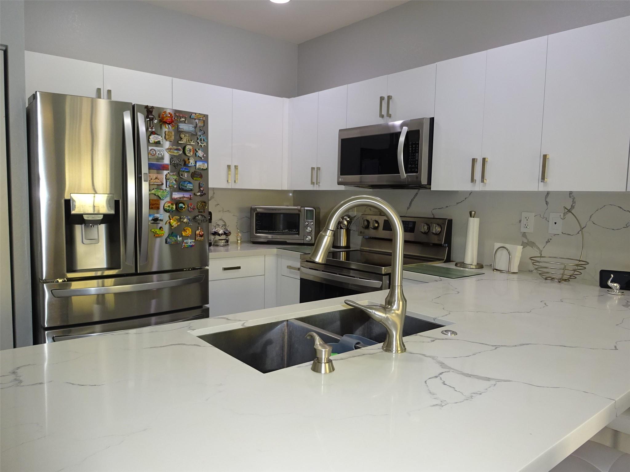 Isle At Bayshore - Residential