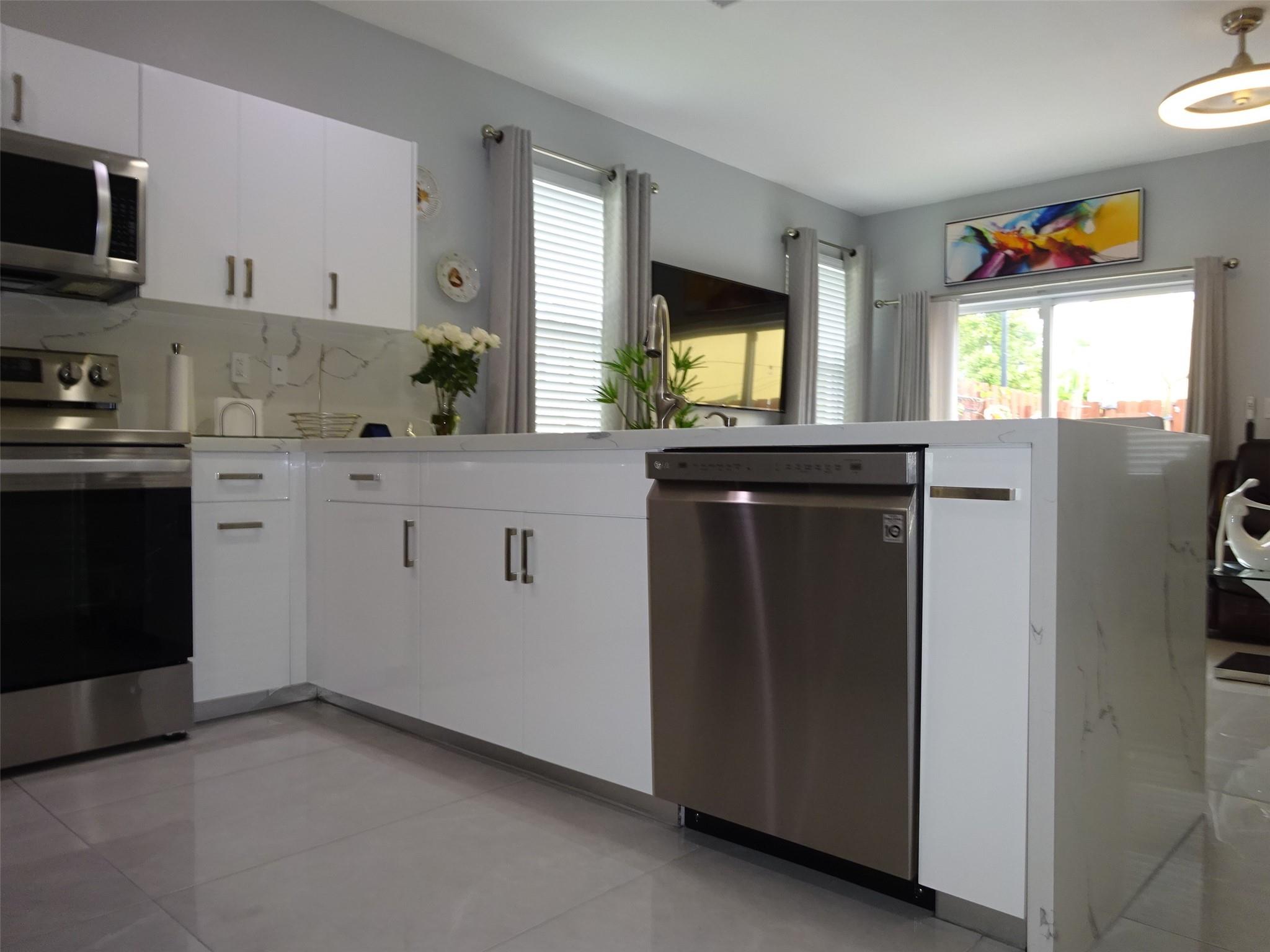 Isle At Bayshore - Residential