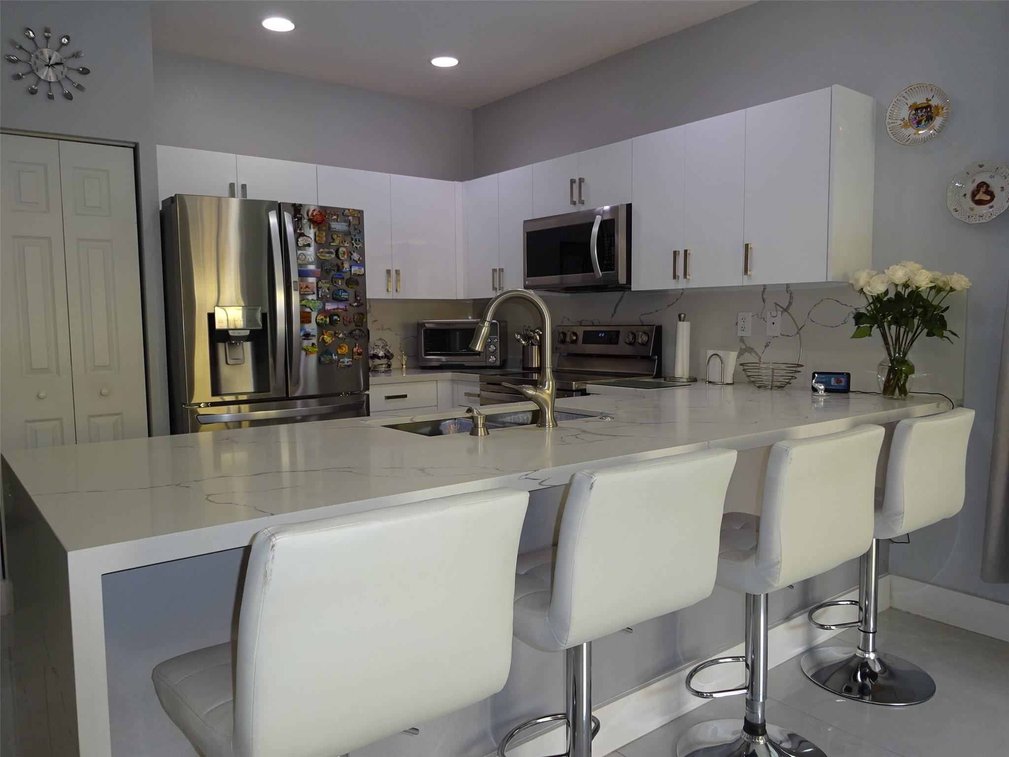 Isle At Bayshore - Residential