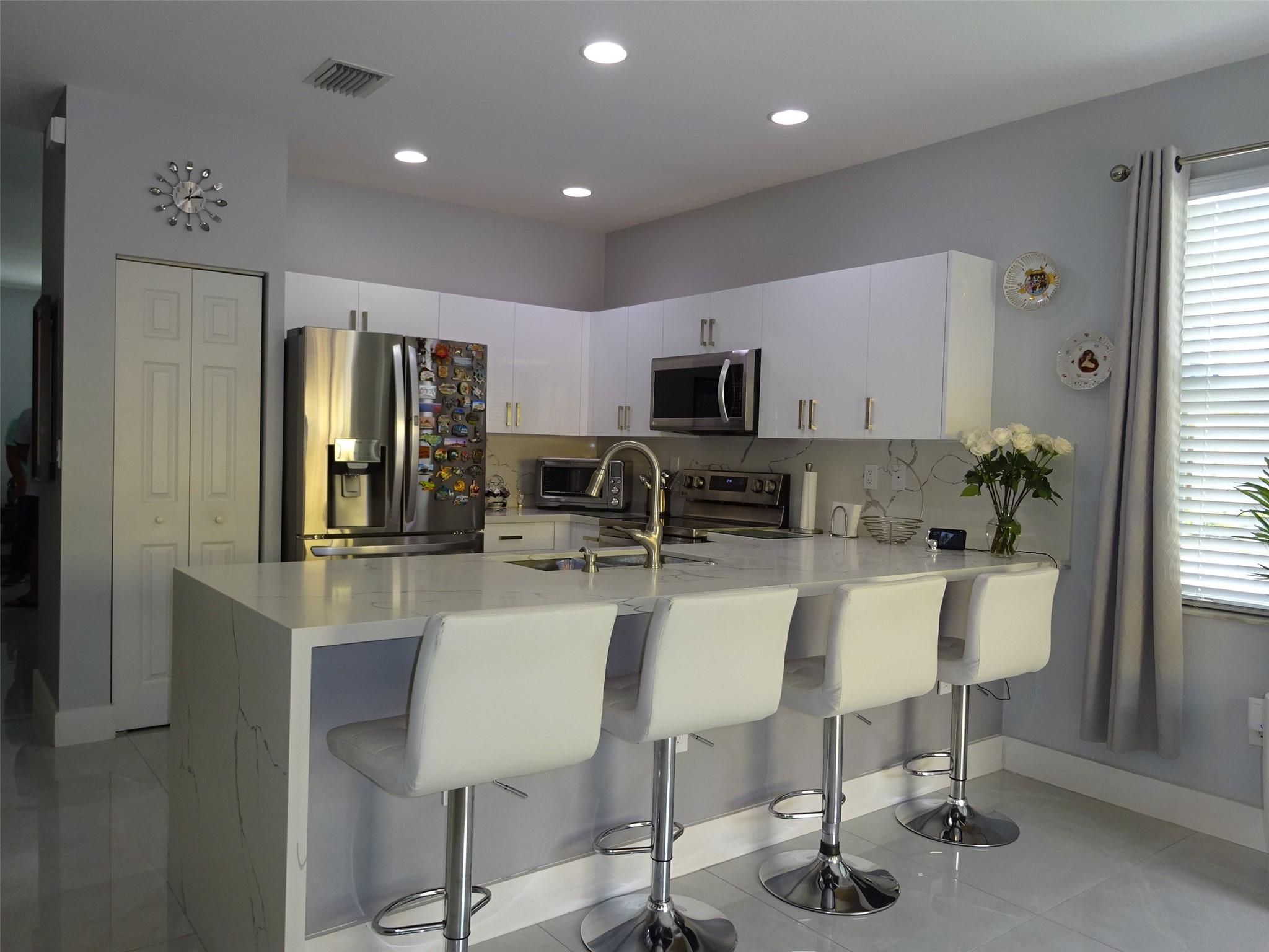 Isle At Bayshore - Residential