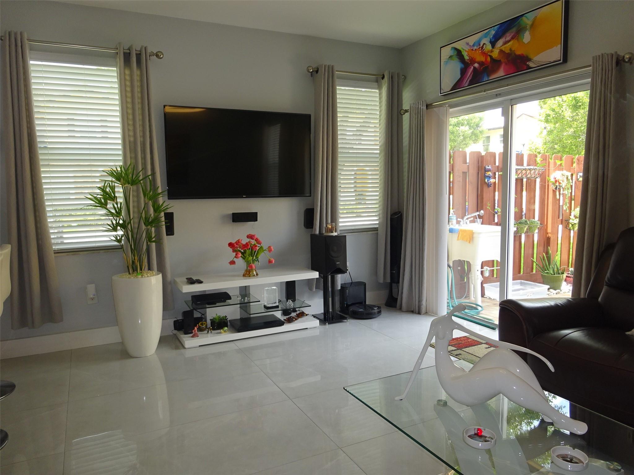 Isle At Bayshore - Residential