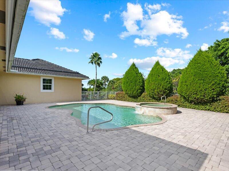 PALM GLADE RANCHES - Residential