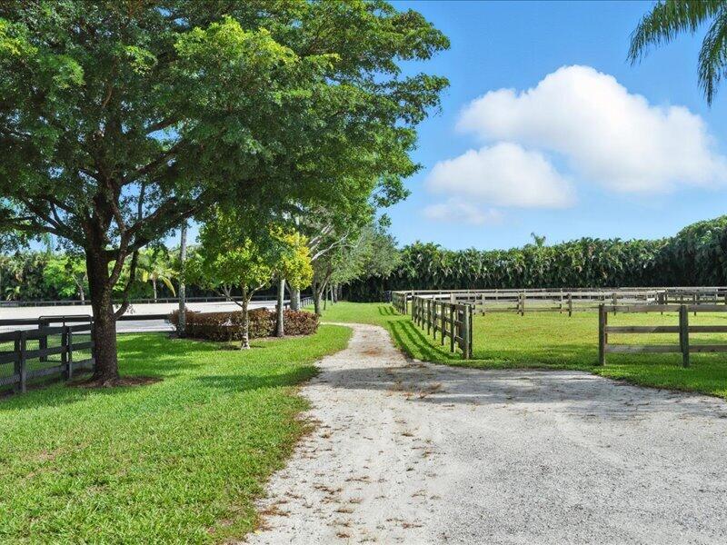 PALM GLADE RANCHES - Residential