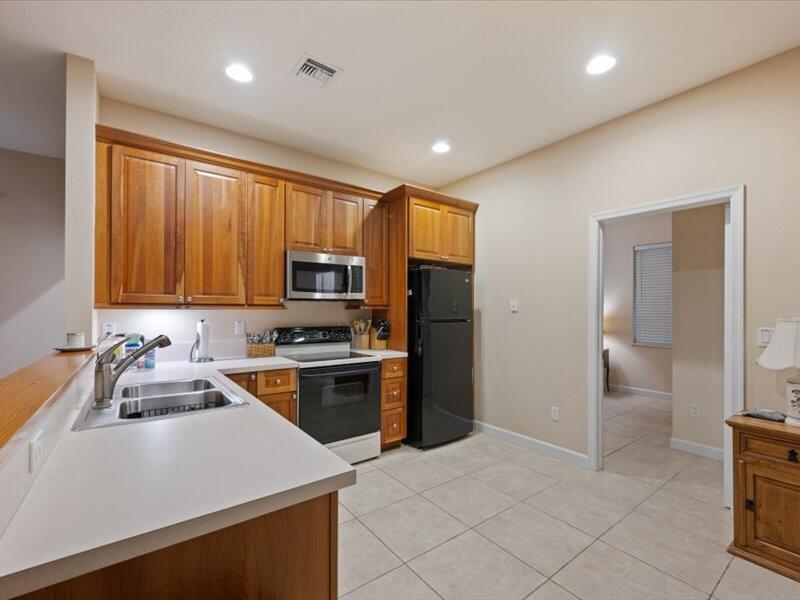 PALM GLADE RANCHES - Residential