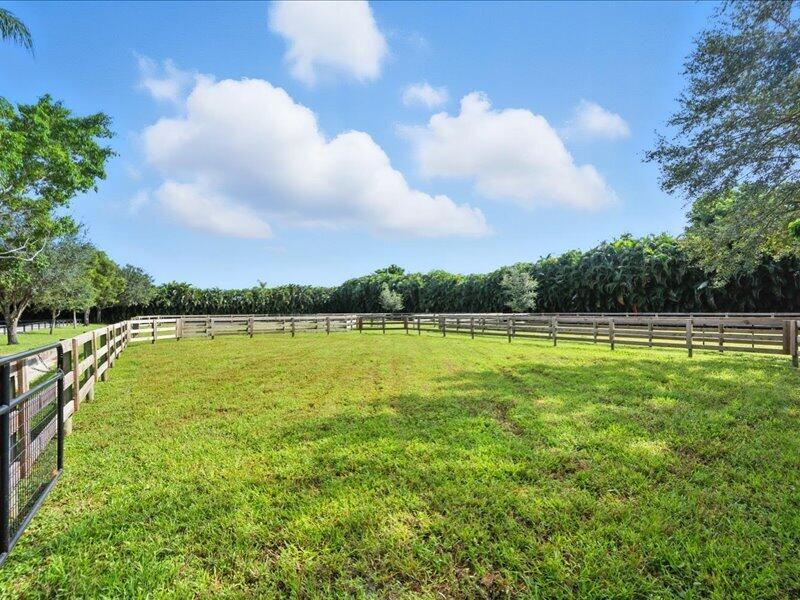 PALM GLADE RANCHES - Residential