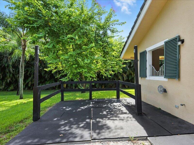 PALM GLADE RANCHES - Residential