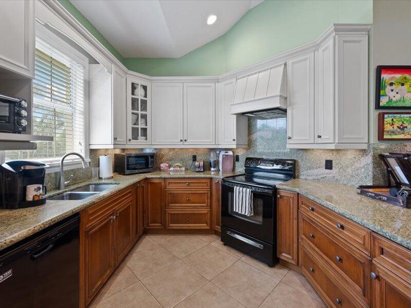 PALM GLADE RANCHES - Residential